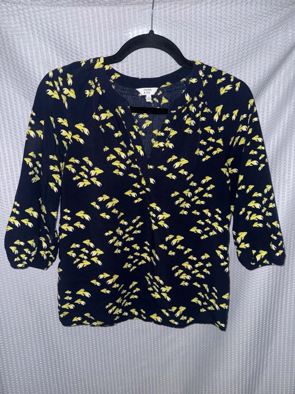 Crown & Ivy Navy Blue Yellow Fish Print Split Neck Blouse Size XS